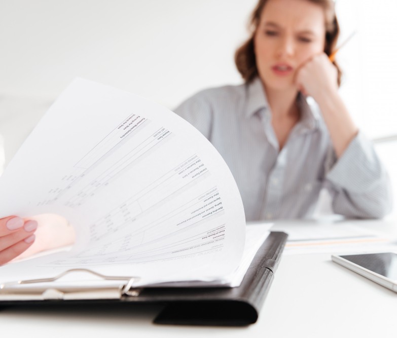 Nešvary v odměňování jednatelů 2025: Smlouvy, podíly, benefity